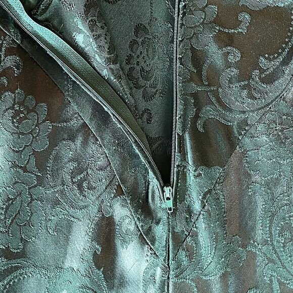 Vintage (1996) Roberta Dark Green Gown. Size 5/6. - Picture 3 of 10